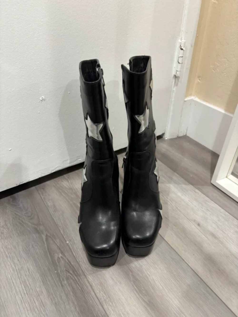Lamoda Black Platform Star Boots - Picture 4 of 4